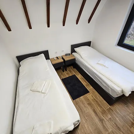 Planinska Kuca Homey 즐라티보